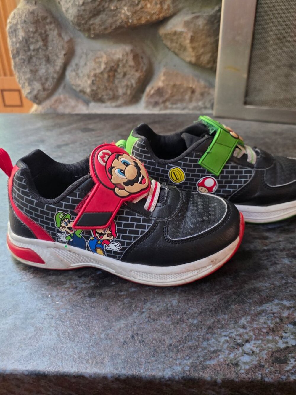 Super Mario Bros. Kids Sneakers Size 13